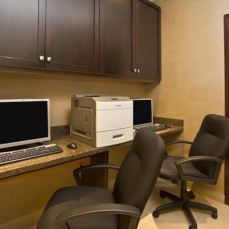 Holiday Inn Express Kingston Central By Ihg Екстер'єр фото