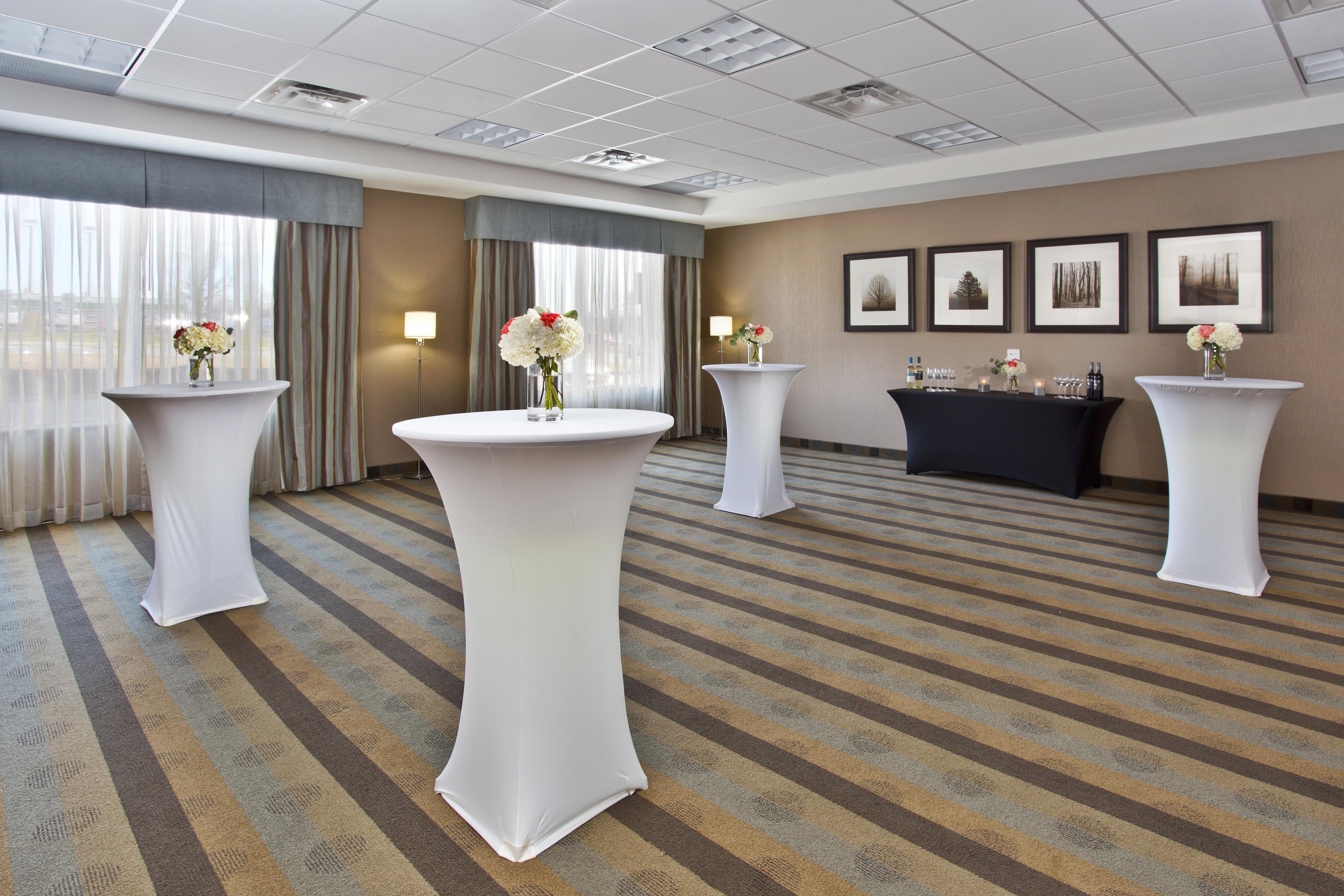 Holiday Inn Express Kingston Central By Ihg Екстер'єр фото