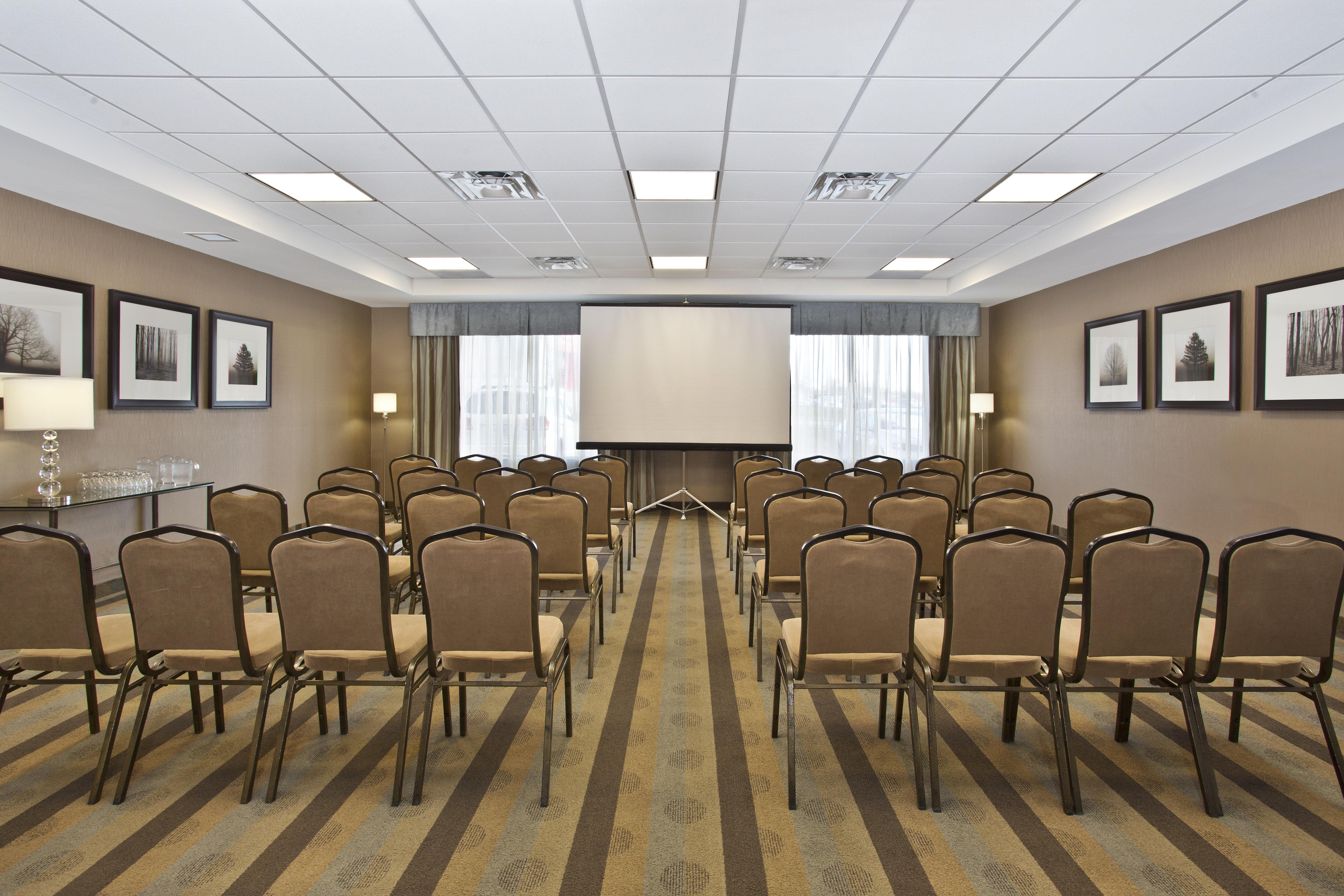 Holiday Inn Express Kingston Central By Ihg Екстер'єр фото