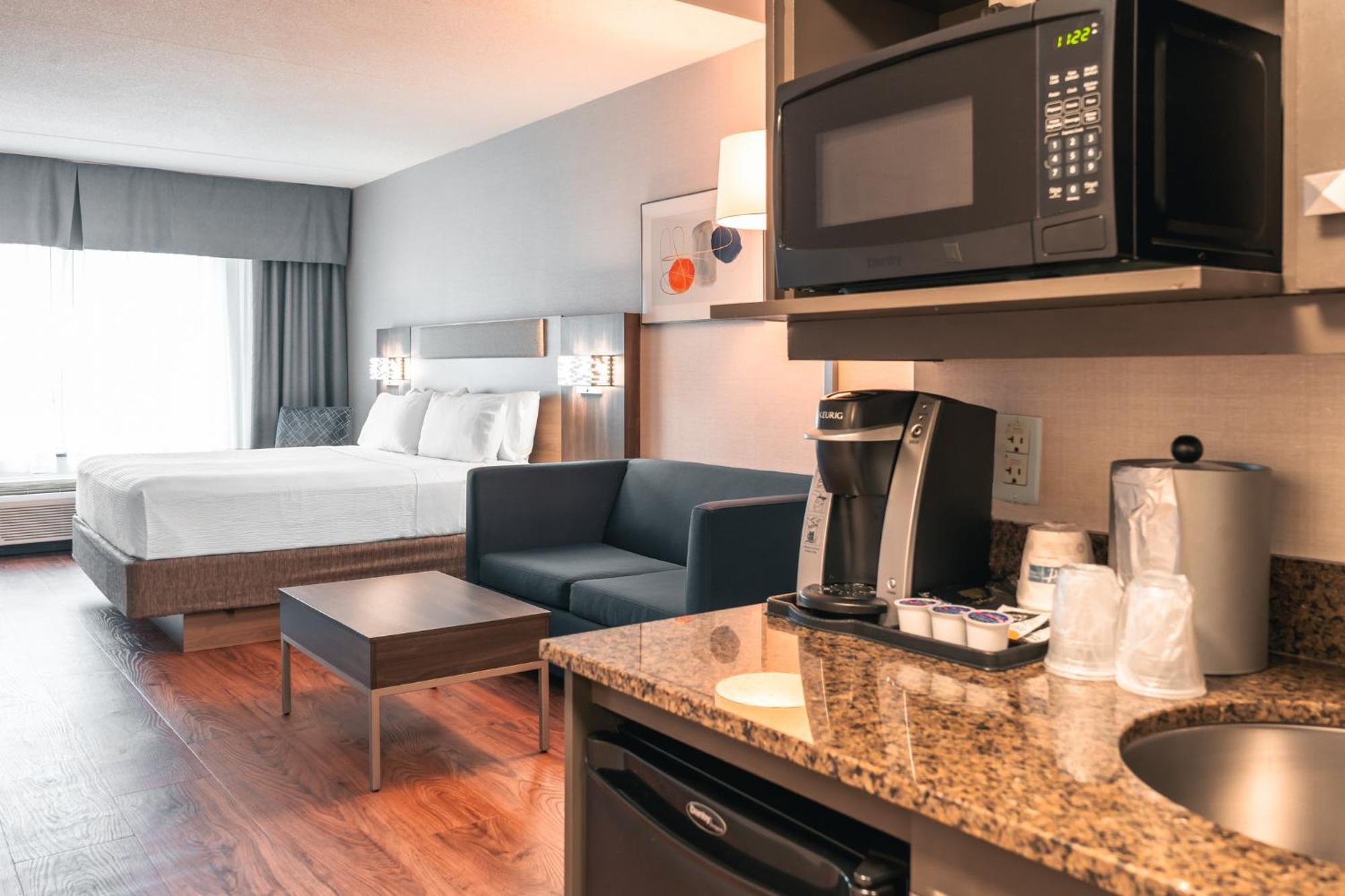 Holiday Inn Express Kingston Central By Ihg Екстер'єр фото