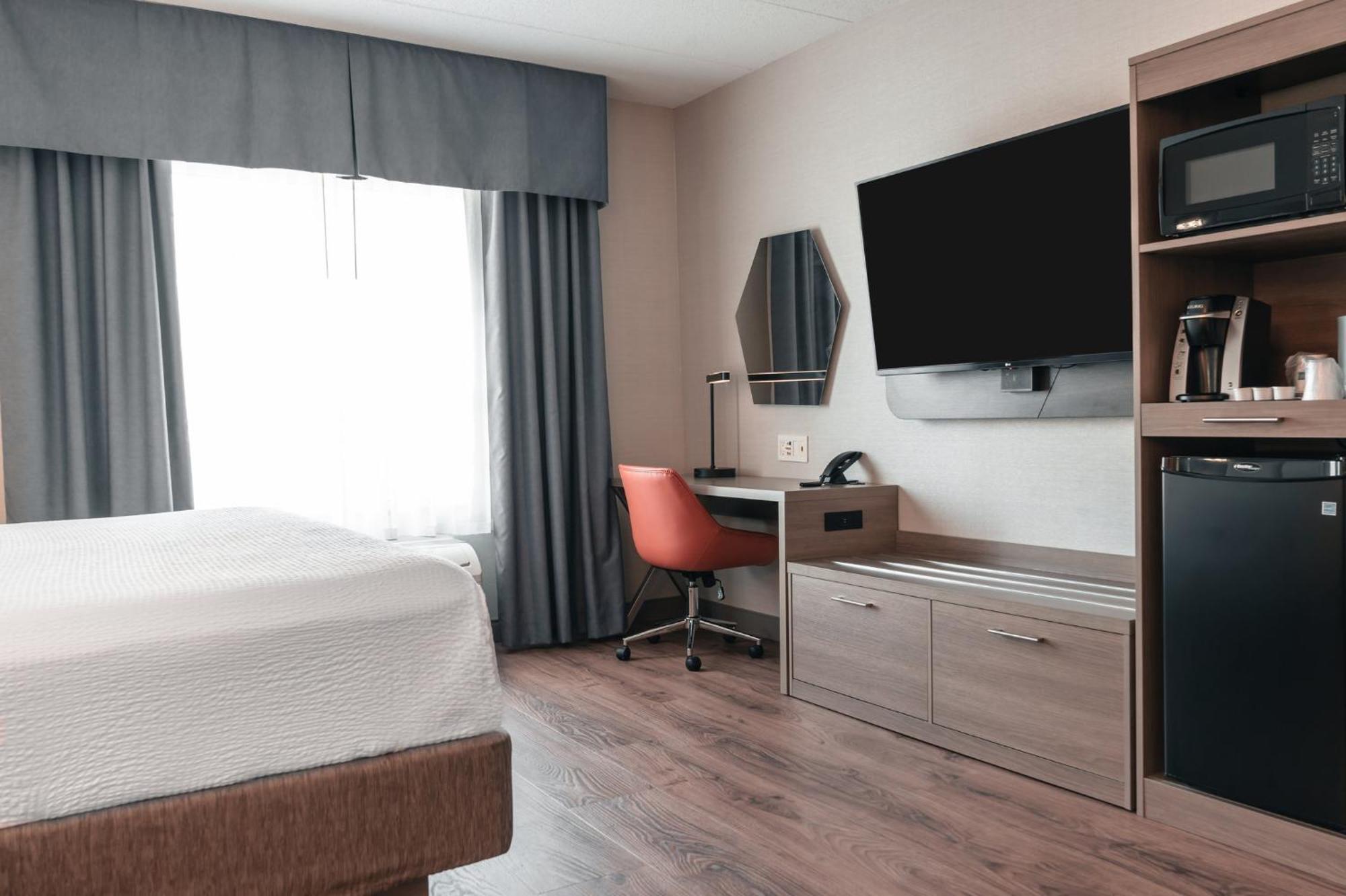 Holiday Inn Express Kingston Central By Ihg Екстер'єр фото