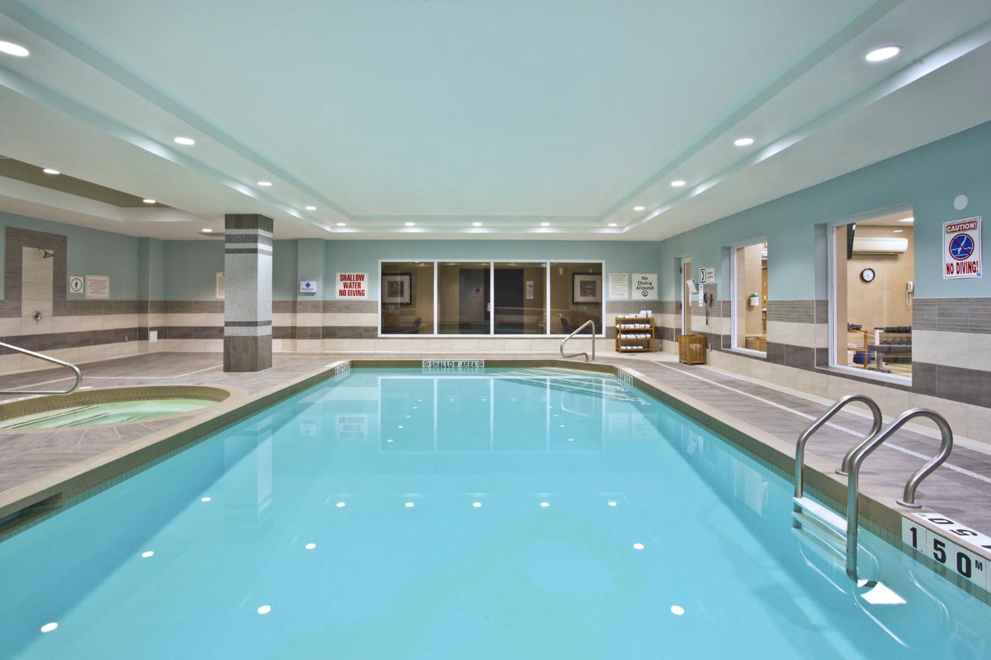 Holiday Inn Express Kingston Central By Ihg Екстер'єр фото