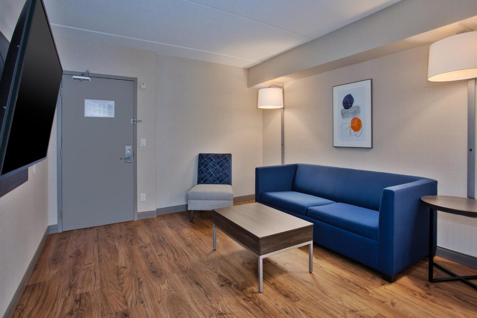 Holiday Inn Express Kingston Central By Ihg Екстер'єр фото