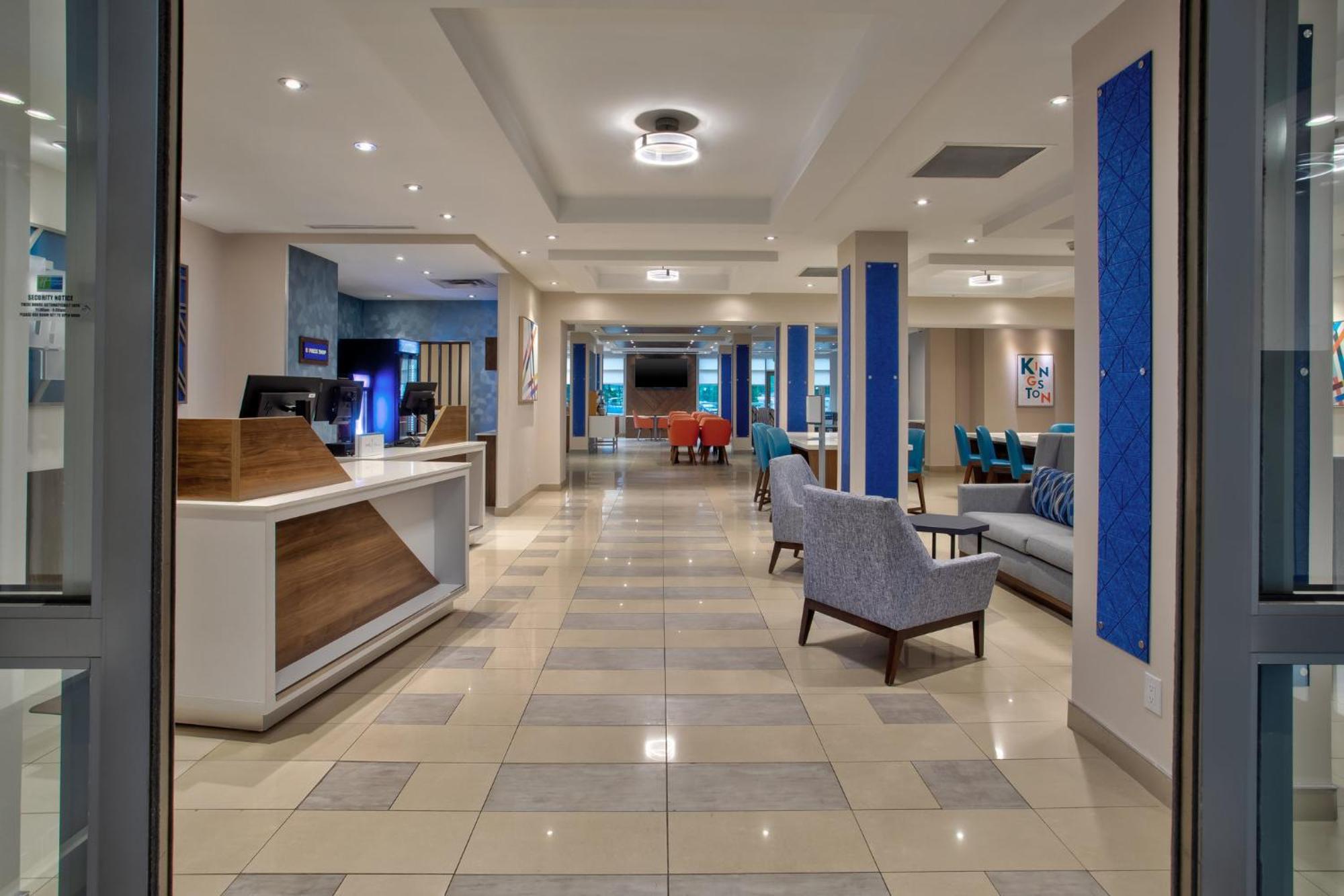Holiday Inn Express Kingston Central By Ihg Екстер'єр фото