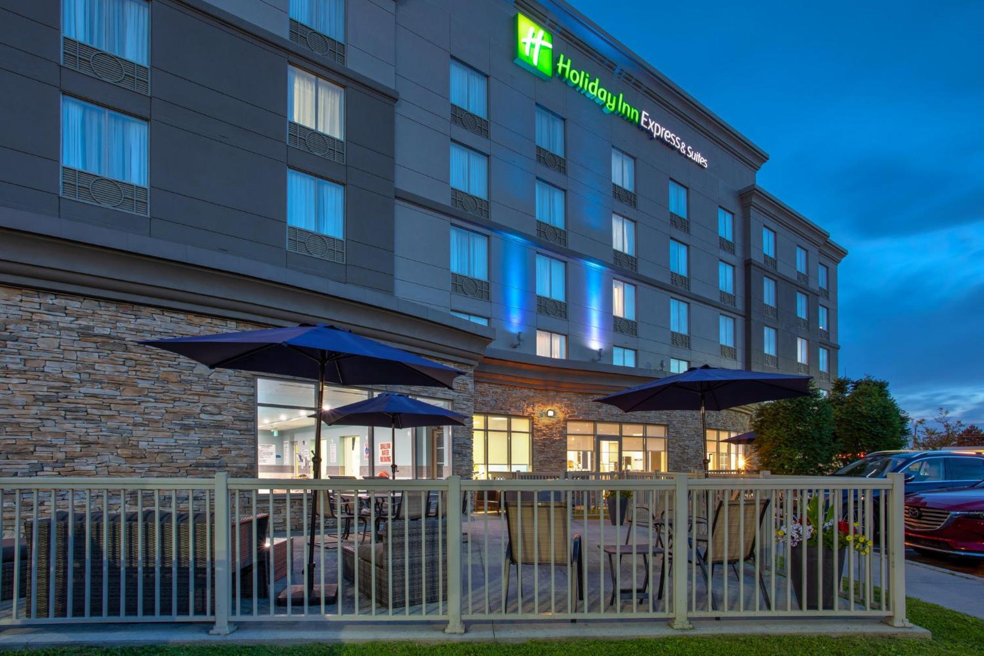 Holiday Inn Express Kingston Central By Ihg Екстер'єр фото