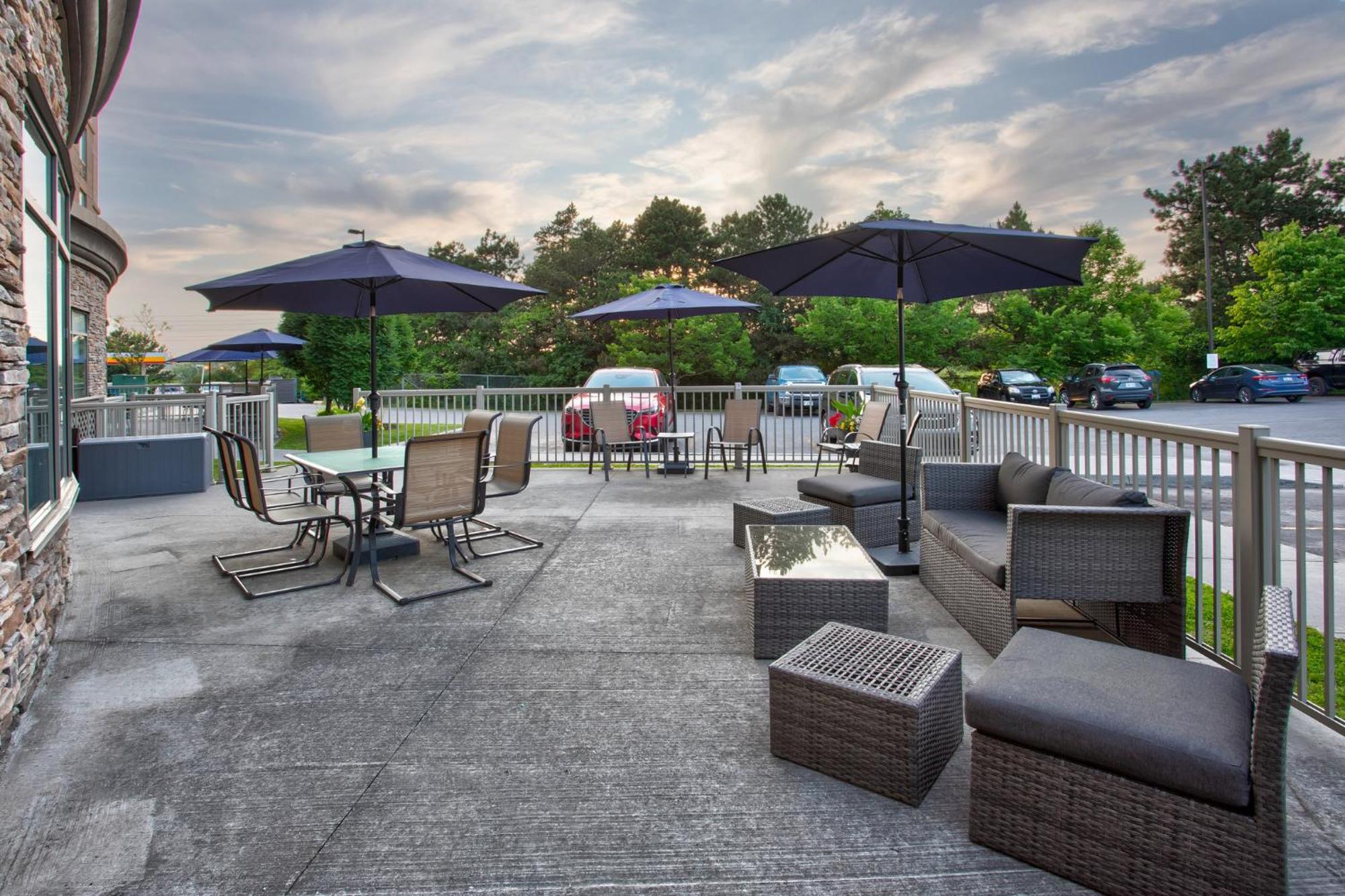 Holiday Inn Express Kingston Central By Ihg Екстер'єр фото